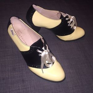Bass Heeled Saddle Shoes